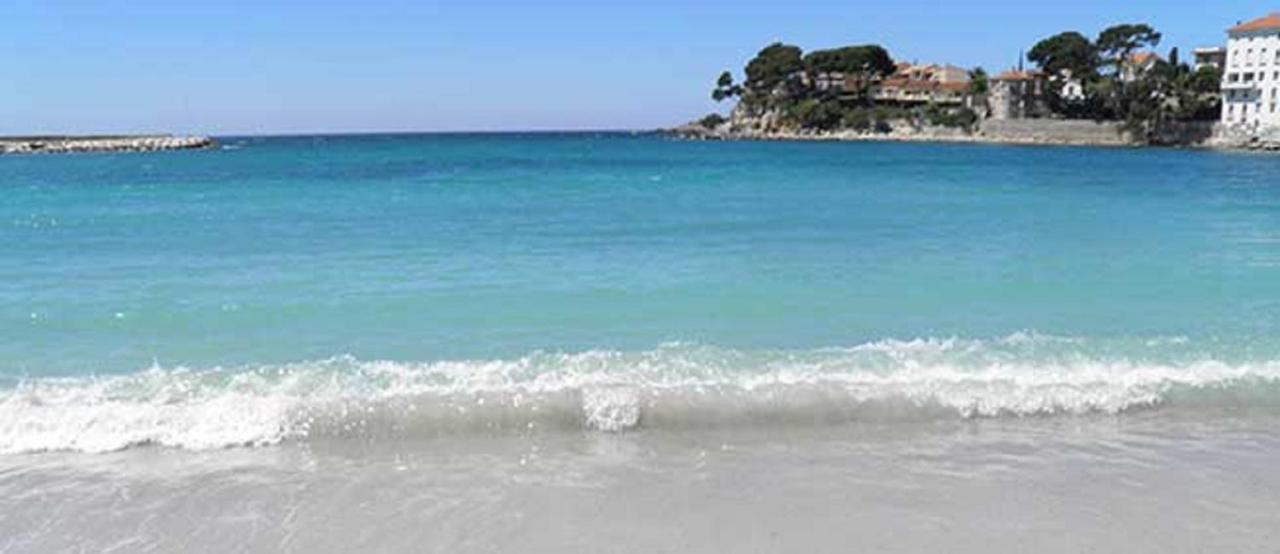 Appartement Vue 3 Mn A Pied De La Lumineux Et Moderne Bandol