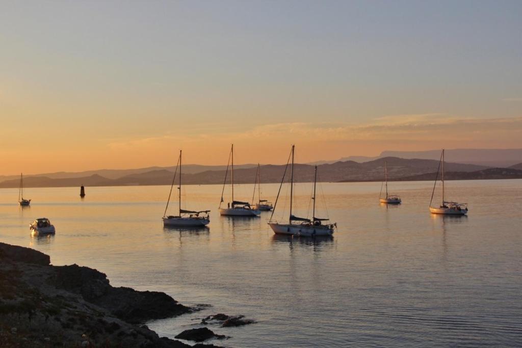 Vue 3 Mn A Pied De La Lumineux Et Moderne Apartment Bandol