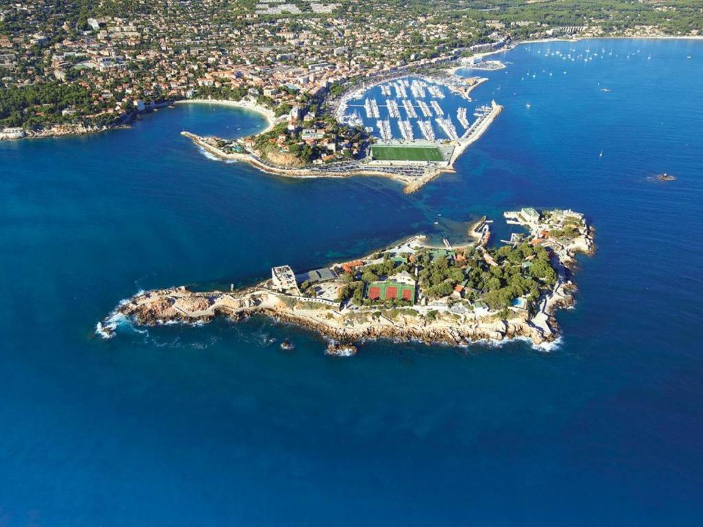 Vue 3 Mn A Pied De La Lumineux Et Moderne Bandol