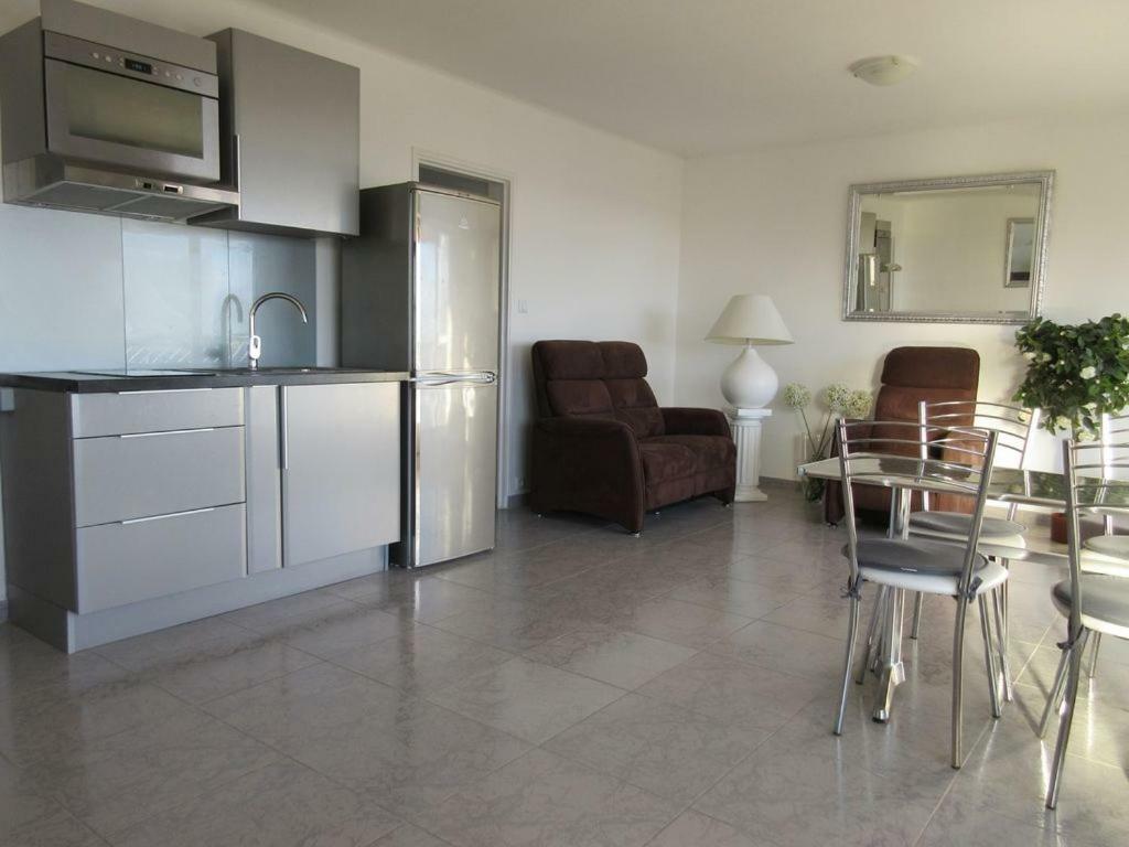 Vue 3 Mn A Pied De La Lumineux Et Moderne Apartment